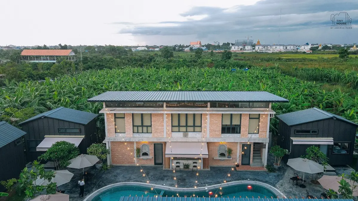 Amarak Farm · view 1