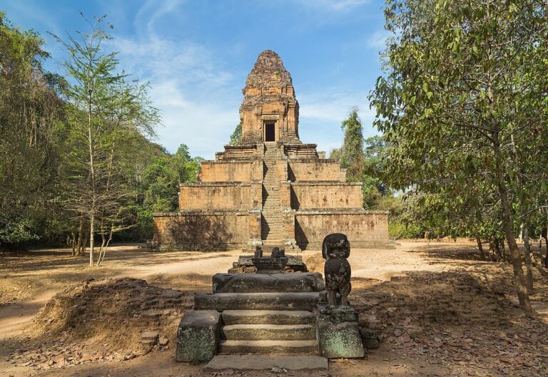 baksei chamkrong temple view visit cambodia
